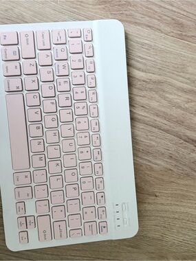 Source Unknown Pink & White Bluetooth Tablet Keyboard
